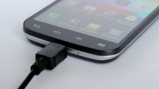 স্মার্টফোনের ব্যাটারি দ্রুত চার্জ করার উপায়