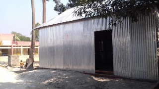 প্রাথমিক বিদ্যালয়ের জমি দখল করে ক্লাব  নির্মাণ!