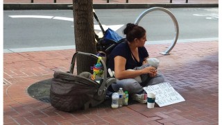 ধনী আমেরিকাতেও দারিদ্র্য ধনী আমেরিকাতেও দারিদ্র্য