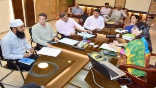 জেলা প্রশাসকের সাথে সার কারখানা প্রতিনিধিদলের সাক্ষাত