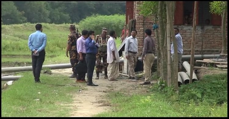 নরসিংদীতে অবৈধ বালু উত্তোলনের দায়ে দু’জনকে আটক করেছে ভ্রাম্যমান আদালত নরসিংদীতে অবৈধ বালু উত্তোলনের দায়ে দু’জনকে আটক করেছে ভ্রাম্যমান আদালত