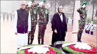 বুদ্ধিজীবী স্মৃতিসৌধে রাষ্ট্রপতি ও প্রধানমন্ত্রীর শ্রদ্ধা নিবেদন