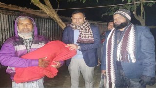 শিবপুরে কম্বল নিয়ে দু:স্থ শীতার্তদের পাশে ইউএনও