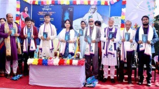মাধবদীতে আত্মজীবনী 'স্মৃতিমঞ্জুষা'র আবরণ উন্মোচন মাধবদীতে আত্মজীবনী 'স্মৃতিমঞ্জুষা'র আবরণ উন্মোচন