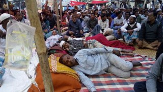 আমরণ অনশন: নরসিংদীর ইউএমসি জুটমিলে অসুস্থ হয়ে পড়লো ১৭ শ্রমিক
