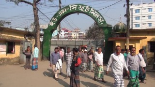 কাজে ফিরলেন নরসিংদীর ইউএমসি জুটমিলের শ্রমিকরা