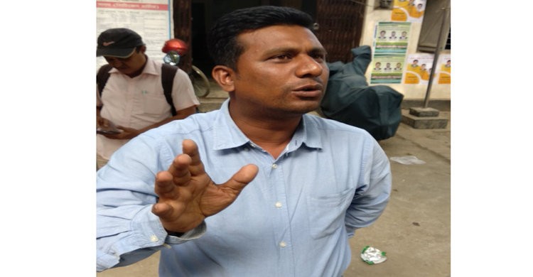 নরসিংদীতে ইউপি মেম্বারকে চাঁদা না দেয়ায় দোকান নির্মাণে বাধা, মারপিট নরসিংদীতে ইউপি মেম্বারকে চাঁদা না দেয়ায় দোকান নির্মাণে বাধা, মারপিট