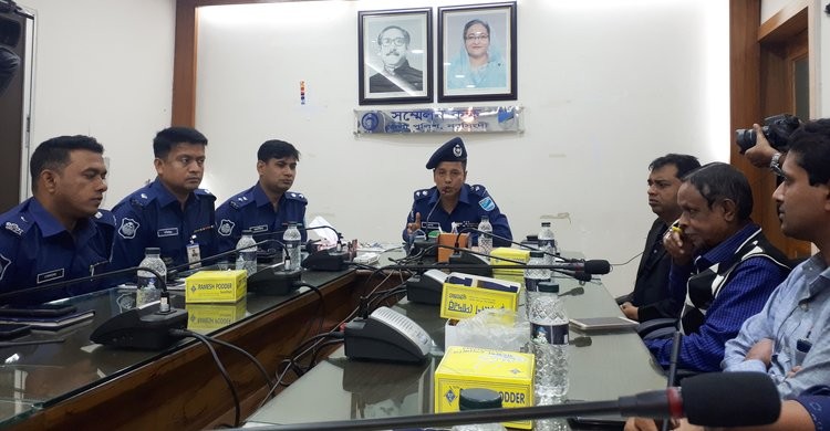 নরসিংদীর চরাঞ্চলে সংঘর্ষ: ৫ শতাধিক টেঁটা উদ্ধার, আটক ১৩ নরসিংদীর চরাঞ্চলে সংঘর্ষ: ৫ শতাধিক টেঁটা উদ্ধার, আটক ১৩