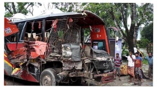 নাটোরে বাস ট্রাক মুখোমুখি সংঘর্ষে ট্রাক চালক নিহত নাটোরে বাস ট্রাক মুখোমুখি সংঘর্ষে ট্রাক চালক নিহত