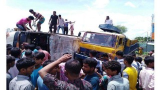 গোপালগঞ্জের কাশিয়ানীতে বাস উল্টে নিহত ৪