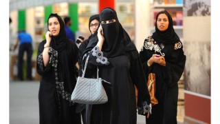 বাতিল হচ্ছে ‘পুরুষ অভিভাবকত্ব আইন’, সৌদী নারীরা পাচ্ছেন স্বাধীনতা