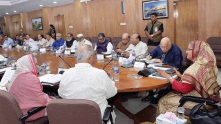 মন্ত্রী এমপিদের ‘অতিকথন’ সরকারে অস্বস্তি