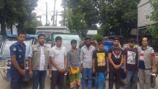 নরসিংদীতে ইজিবাইক ও মিশুক ছিনতাইকারী চক্রের ৮ সদস্য গ্রেপ্তার