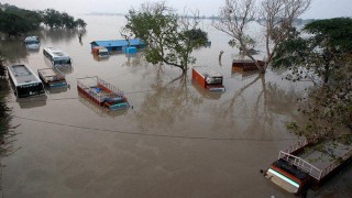 উত্তরপূর্ব ভারতে বন্যায় ১০ জন নিহত