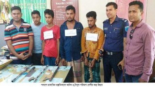 পলাশে ডাকাতির প্রস্তুতিকালে দেশীয় অস্ত্রসহ আটক ৩