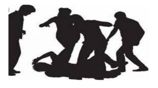 মাধবদীতে কিশোর ও মানসিক ভারসাম্যহীন নারীকে গণপিটুনির চেষ্টা