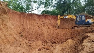 শিবপুরে টিলা কেটে ধ্বংস করা হচ্ছে প্রাকৃতিক সৌন্দর্যের লীলাভূমি