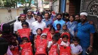 মাধবদীতে ৫শত অসহায় পরিবারের মধ্যে ঈদ সামগ্রী বিতরণ