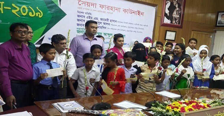 নরসিংদীতে এনজিও’র উদ্যোগে অনুদান বিতরণ নরসিংদীতে এনজিও’র উদ্যোগে অনুদান বিতরণ