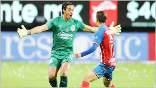 মেক্সিকান গোলরক্ষকের অবিশ্বাস্য গোল!