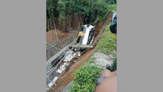 ফিলিপাইনে গিরিখাতে ট্রাক পড়ে ১৯ কৃষক নিহত