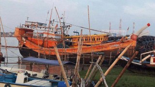 বাংলাদেশের জলসীমায় মাছ শিকারের অভিযোগে ২৩ ভারতীয় জেলে আটক