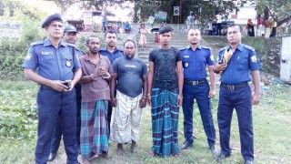 নরসিংদীর মেঘনা নদীতে তিন জেলেকে অর্থদণ্ড, ১১৫ মিটার কারেন্ট জাল জব্দ নরসিংদীর মেঘনা নদীতে তিন জেলেকে অর্থদণ্ড, ১১৫ মিটার কারেন্ট জাল জব্দ