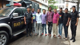 অস্ত্র ও গুলিসহ নারীদের উত্যক্তকারী গ্রুপের ৭ সদস্য গ্রেফতার