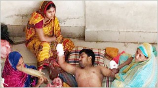 ইউপি চেয়ারম্যান কর্তৃক যুবকের দুইহাত কর্তন ইউপি চেয়ারম্যান কর্তৃক যুবকের দুইহাত কর্তন