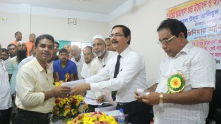 মাদ্রাসার নতুন ভবন উদ্বোধন ও পূজা মন্ডপে অনুদান প্রদান মাদ্রাসার নতুন ভবন উদ্বোধন ও পূজা মন্ডপে অনুদান প্রদান