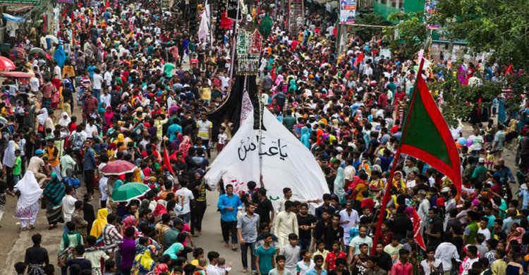 রাজধানীসহ সারা দেশে পালিত হচ্ছে পবিত্র আশুরা রাজধানীসহ সারা দেশে পালিত হচ্ছে পবিত্র আশুরা