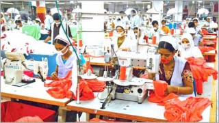 করোনা ঝুঁকির মধ্যেই খুললো পোশাক কারখানা করোনা ঝুঁকির মধ্যেই খুললো পোশাক কারখানা