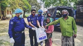 নরসিংদী জেলা পুলিশের উদ্যোগে খাদ্য সামগ্রী বিতরণ