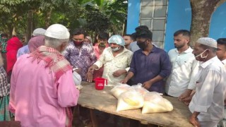 রায়পুরার উত্তরবাখর নগরে ব্যক্তি উদ্যোগে খাদ্যসামগ্রী বিতরণ