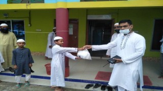 নরসিংদীতে পুলিশের উদ্যোগে ''এতিম ও প্রতিবন্ধীদের মাঝে ইফতার সামগ্রী বিতরণ