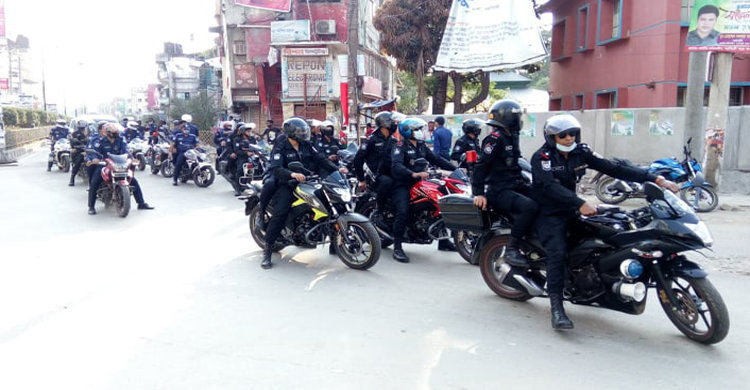 করোনাভাইরাস প্রতিরোধে নরসিংদীতে পুলিশ ও র্যাবের যৌথ টহল করোনাভাইরাস প্রতিরোধে নরসিংদীতে পুলিশ ও র্যাবের যৌথ টহল