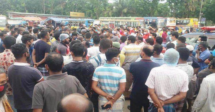 শিবপুরে অনুদান ও খাদ্যসামগ্রীর দাবীতে পরিবহণ শ্রমিকদের বিক্ষোভ শিবপুরে অনুদান ও খাদ্যসামগ্রীর দাবীতে পরিবহণ শ্রমিকদের বিক্ষোভ