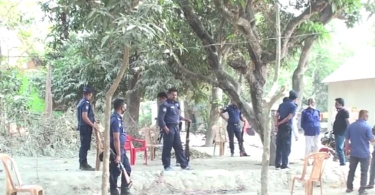 নবীনগরে প্রতিপক্ষের পা কেটে হাতে নিয়ে উল্লাস ! নবীনগরে প্রতিপক্ষের পা কেটে হাতে নিয়ে উল্লাস !