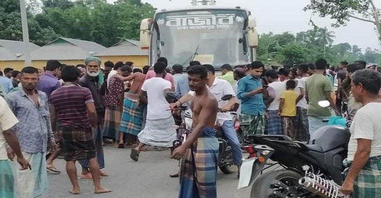 মুক্তাগাছায় বেপরোয়া বাসের চাপায় সিএনজির ৭ যাত্রী নিহত মুক্তাগাছায় বেপরোয়া বাসের চাপায় সিএনজির ৭ যাত্রী নিহত