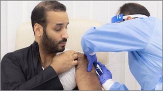 করোনার প্রথম টিকা নিলেন সৌদি যুবরাজ মুহাম্মদ বিন সালমান