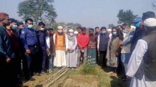 পলাশে সামাজিক কবরস্থান থেকে ৭ কঙ্কাল চুরি!