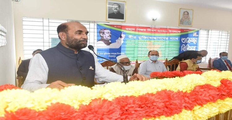 শেখ হাসিনার কাছেই মুক্তিযুদ্ধের বাংলাদেশ নিরাপদ: শ ম রেজাউল করিম শেখ হাসিনার কাছেই মুক্তিযুদ্ধের বাংলাদেশ নিরাপদ: শ ম রেজাউল করিম