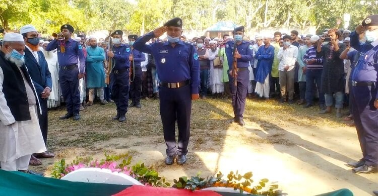 শিবপুরে রাষ্ট্রীয় মর্যাদায় বীর মুক্তিযোদ্ধার দাফন শিবপুরে রাষ্ট্রীয় মর্যাদায় বীর মুক্তিযোদ্ধার দাফন