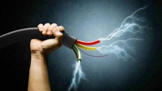 পলাশে বিদ্যুৎস্পৃষ্ট হয়ে নারী শ্রমিকের মৃত্যু