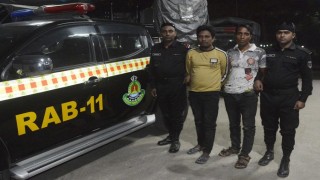 ইয়াবা ও গাঁজাসহ দুই মাদক ব্যবসায়ী গ্রেফতার