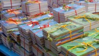 বেলাবতে শিক্ষক ও কর্মচারীর বিরুদ্ধে সরকারি পাঠ্যবই বিক্রির অভিযোগ