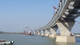 পদ্মাসেতু: বসানো হয়েছে ২৩তম স্প্যান, দৃশ্যমান হলো ৩ হাজার ৪৫০ মিটার