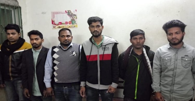 নরসিংদীতে ৬ জুয়ারী গ্রেফতার নরসিংদীতে ৬ জুয়ারী গ্রেফতার