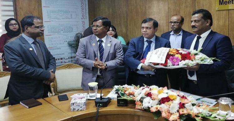 গৃহায়ন ও গণপূর্ত মন্ত্রণালয়ের নবনিযুক্ত প্রতিমন্ত্রী শরীফ আহমেদের যোগদান গৃহায়ন ও গণপূর্ত মন্ত্রণালয়ের নবনিযুক্ত প্রতিমন্ত্রী শরীফ আহমেদের যোগদান