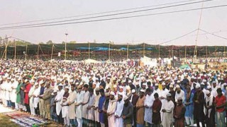 ইজতেমা ময়দানে লাখো মুসল্লির অংশগ্রহণে জুমুআ’র নামাজ আদায়